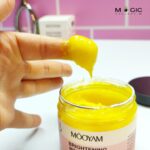 اسکراب روشن‌ کننده ناحیه بیکینی مویام مدل زردچوبه  – Mooyam Bikini Scrub - 2