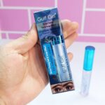نمای در دست همراه جعبه اصلی ژل ابرو گلف گرل مدل Brow Fixing Gel حجم 8ml